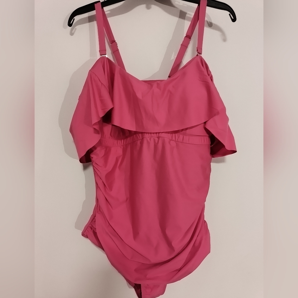 City Chic Ruffles Women One Piece Swimsuit / Size 14